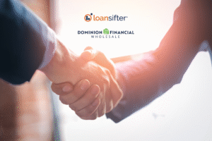 2 people shaking hands